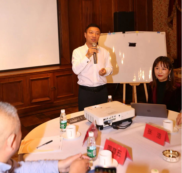 集藥方舟董事長賈木云